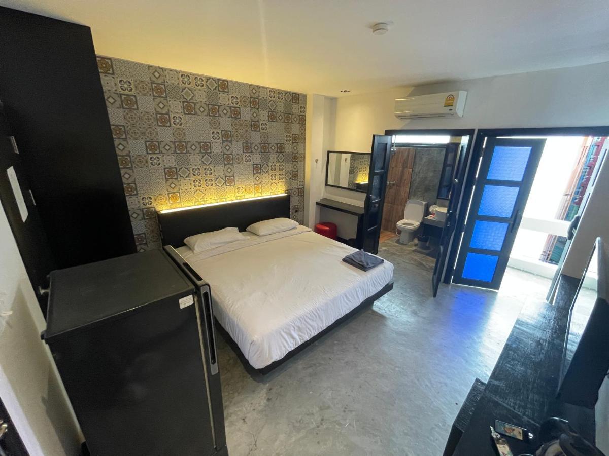 Islanda Hotel Patong Esterno foto
